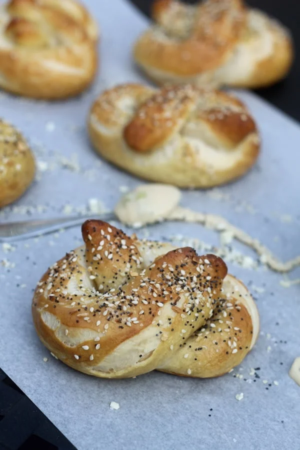 Everything-Bagels-with-Beer-Cheese-Fondue-4
