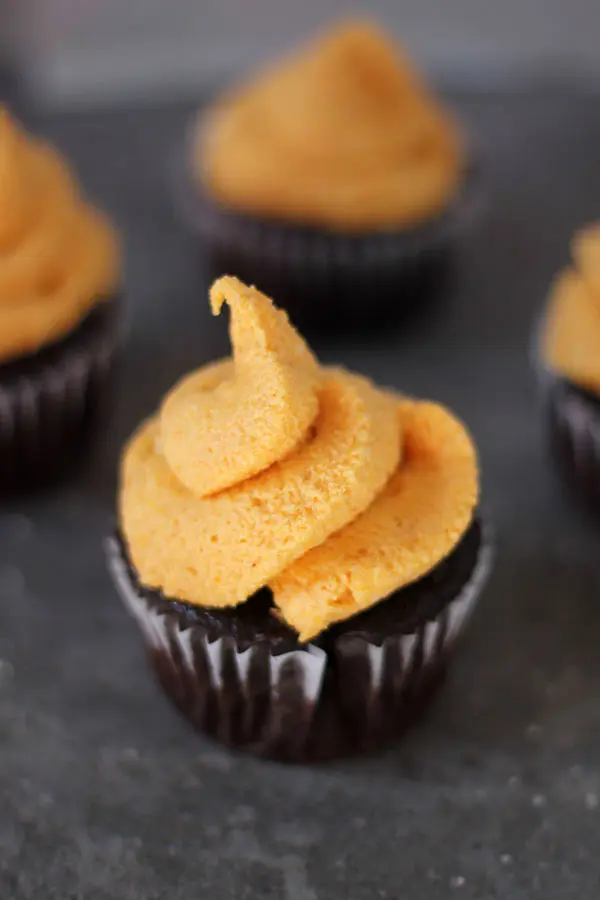 Chocolate Cupcakes with Pumpkin Cream Cheese Frosting 