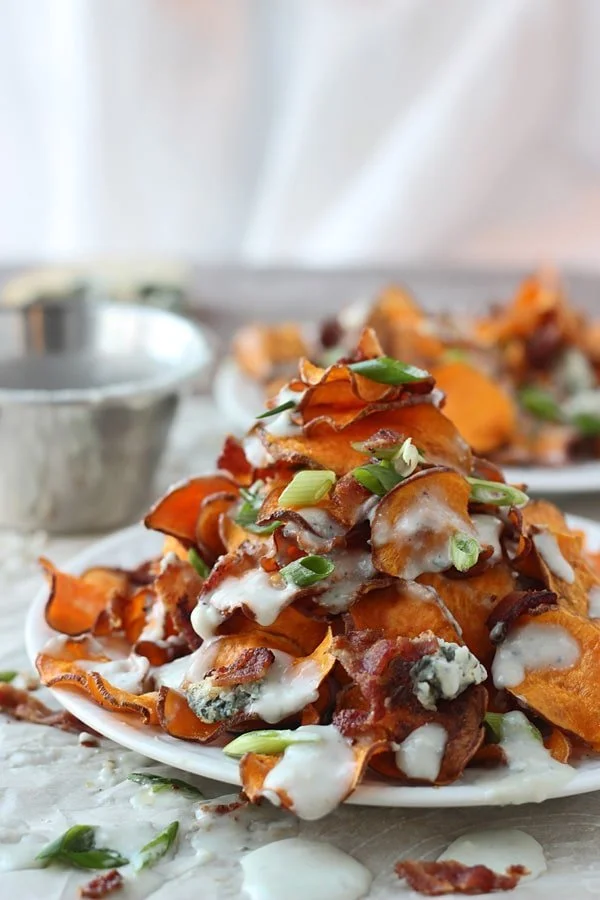 Baked Sweet Potato Chips with Blue Cheese Sauce and Bacon 5