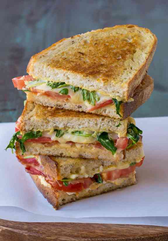 BLT-Grilled-Cheese.-The-best-bacon-grilled-cheese-sandwich