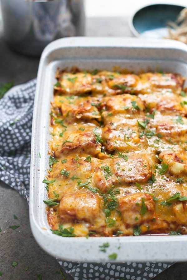 Chicken Enchilada Baked Ravioli - An easy, weeknight dinner the whole family will love! 