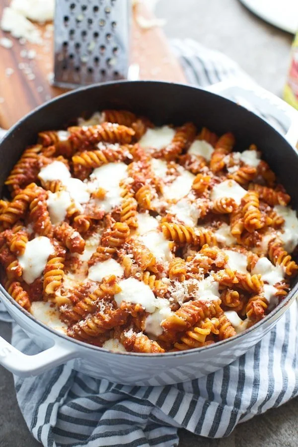 Easy Sun-Dried Tomato and Mozzarella Pasta