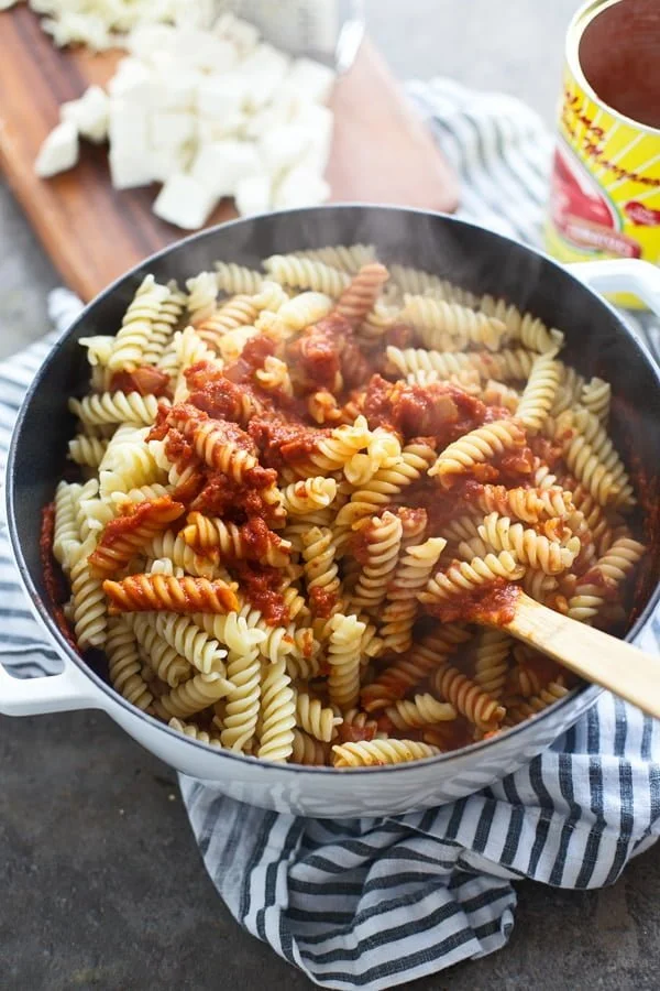 Easy Sun-Dried Tomato and Mozzarella Pasta