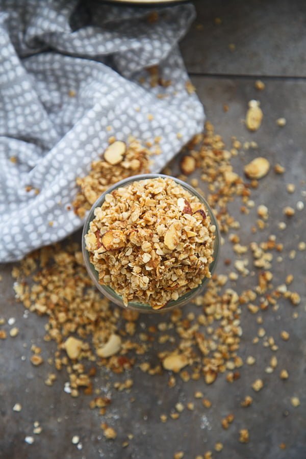Oat and almond granola 