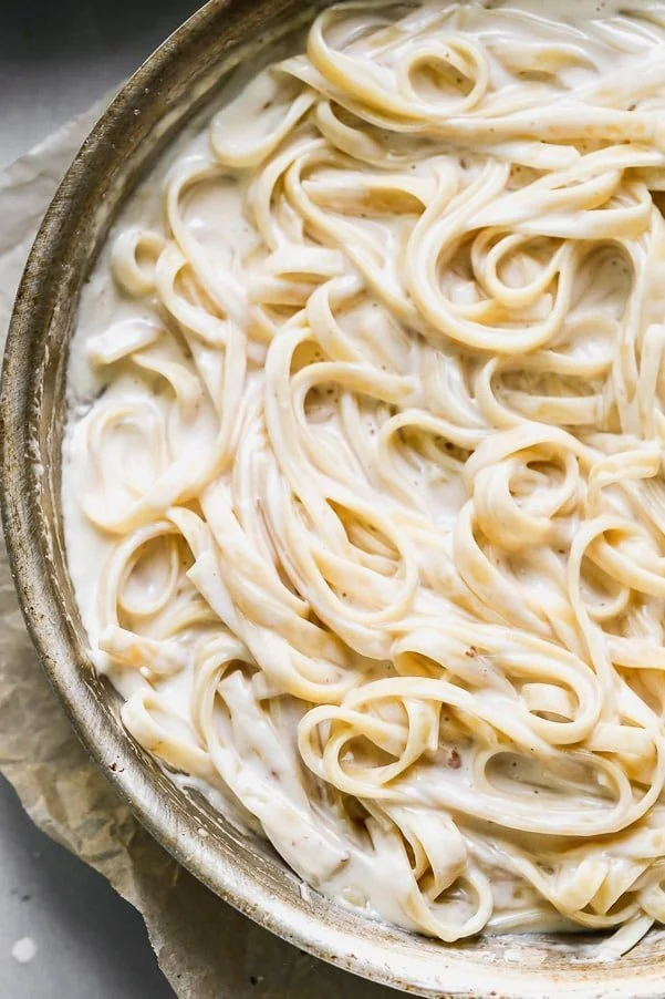 The BEST Alfredo Sauce. Cream, cheesy, and so luxurious. 