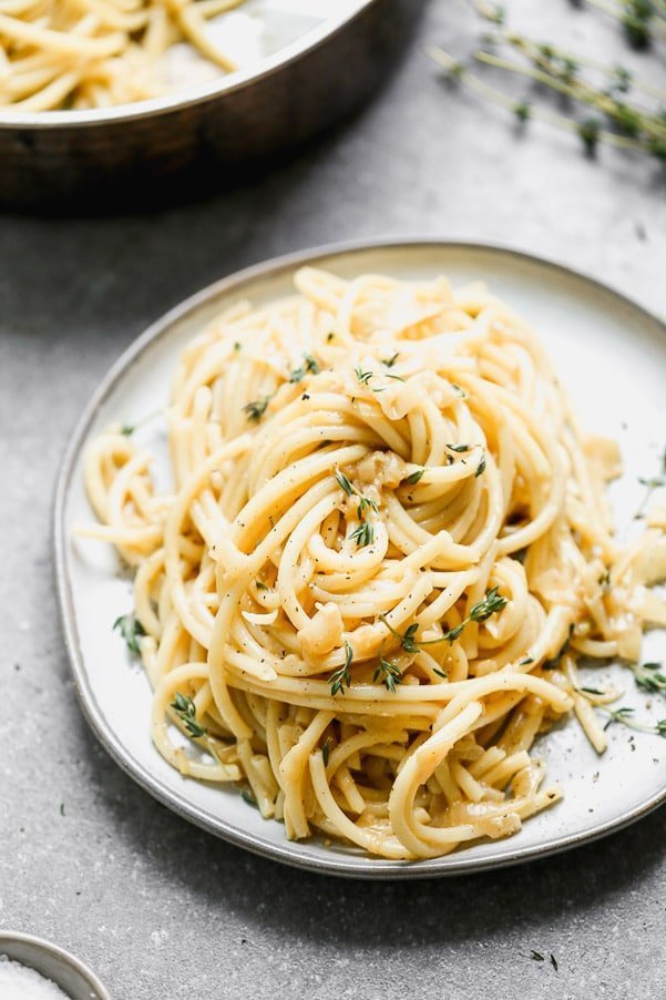 French Onion Pasta is French onion soup meets spaghetti carbonara. It's creamy, cheesy, and packed with sweet caramelized onion flavor. 
