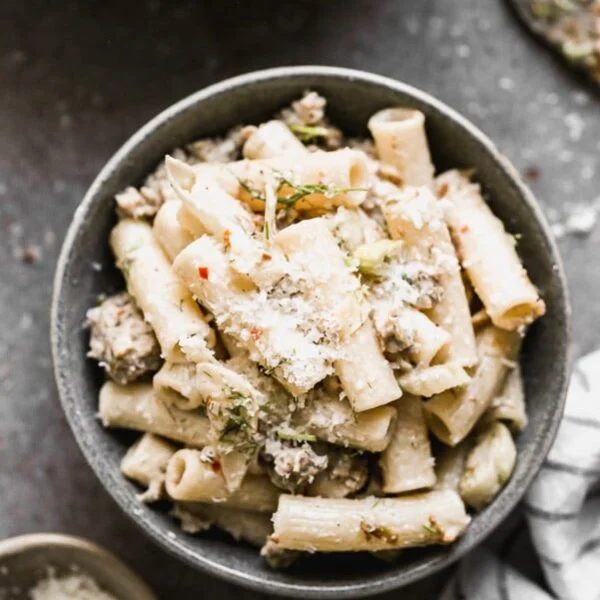 Pasta with Fennel and Sausage is spicy, sweet, creamy, and only six ingredients! Thanks to its minimal ingredient list and easy prep, this pasta is quick to throw together for a date-night in, or even a busy weeknight dinner.