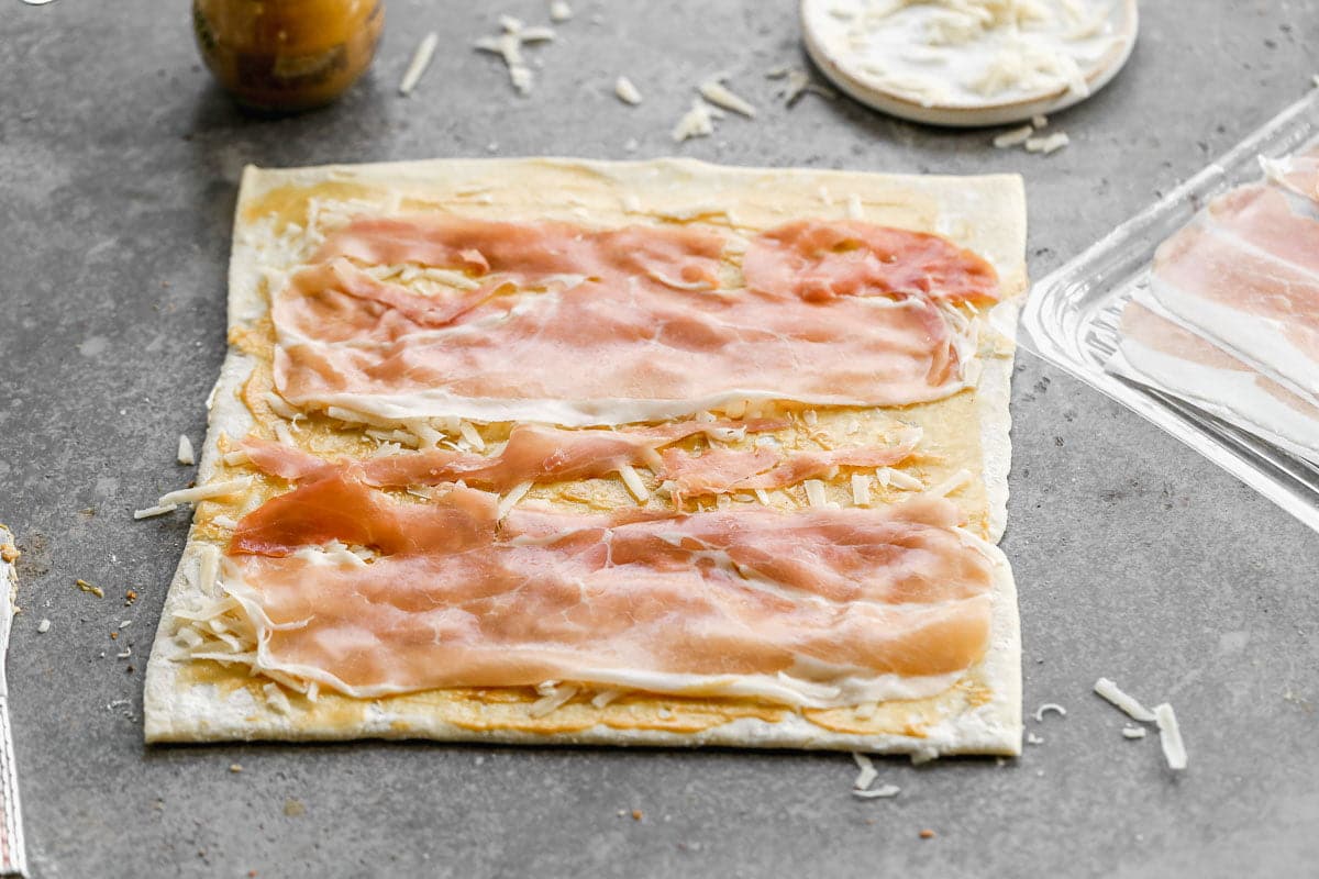 Layer with parmesan cheese and prosciutto de parma