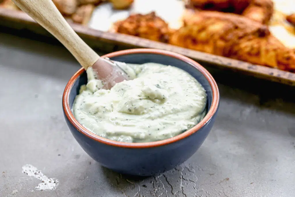 garlicky greek yogurt sauce