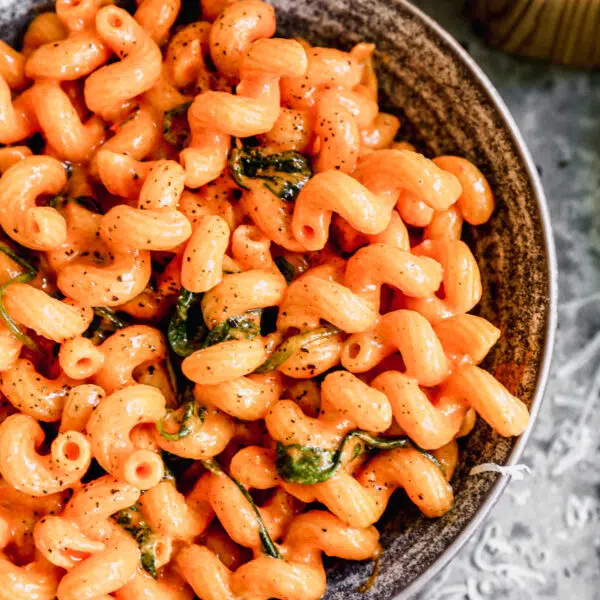 Creamy Roasted Red Pepper Pasta (with goat cheese!) made in the blender! So quick and easy.