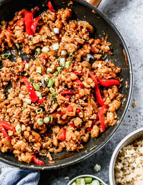 Vegetarians and meat eaters alike will rejoice when they try our Tofu Bulgogi. Packed with all the hallmark notes of a classic sweet and spicy bulgogi, this version is studded with sweet bell pepper, EXTRA crispy crumbled tofu and hints of shredded apple. Serve with brown rice, your favorite noodles or eat it straight out of the pan.