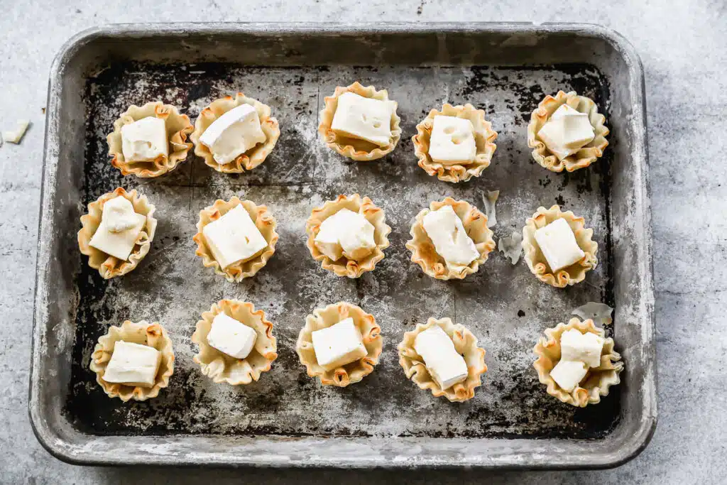 Brie in phyllo cups