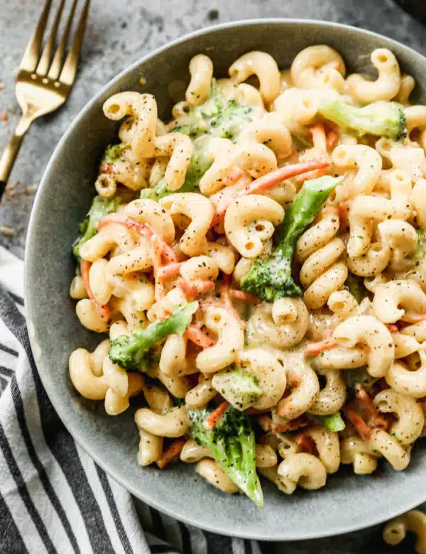 Broccoli Cheddar Pasta- Broccoli cheddar soup meets mac and cheese!