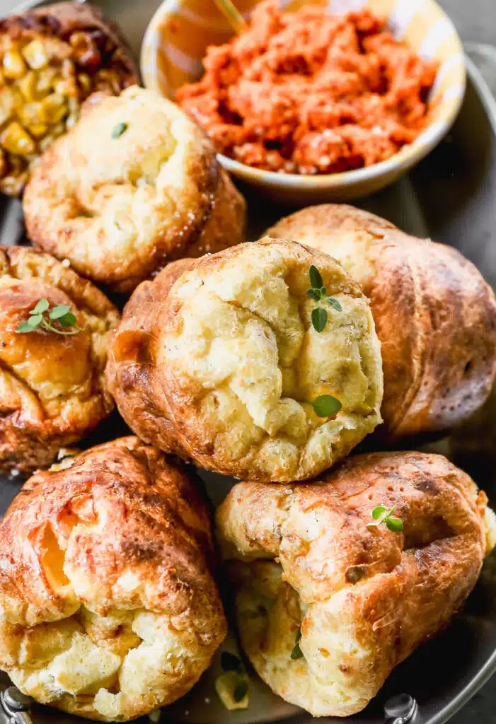 With a fool-proof base and an adaptable filling mixture, the possibilites for our Easy Popover Recipe are endless. We stuff this one with crispy pancetta, aged gouda and sweet corn but the world is your oyster.