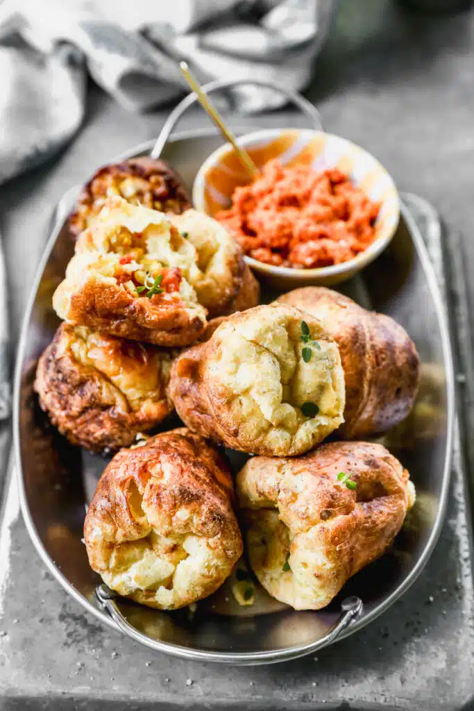 With a fool-proof base and an adaptable filling mixture, the possibilites for our Easy Popover Recipe are endless. We stuff this one with crispy pancetta, aged gouda and sweet corn but the world is your oyster.